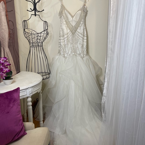 Maggie Sottero Wedding gown. - Picture 5 of 5